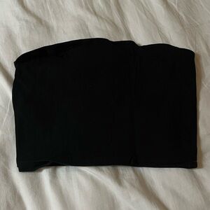 flattering black tube top 🩷